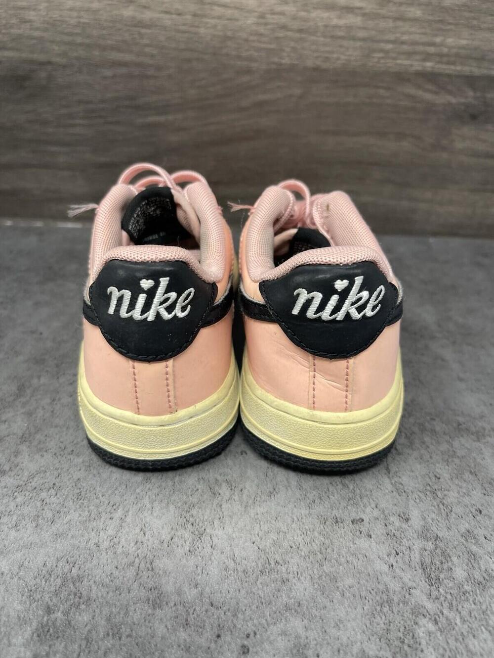 Nike Air Force 1 Low Valentines Day Sneakers Kids Size 1 GS Pink Sneakers - Picture 6 of 10